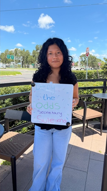 Suleima, Secretary
